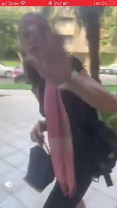 Karen doesn’t let delivery boy give his food to the customer