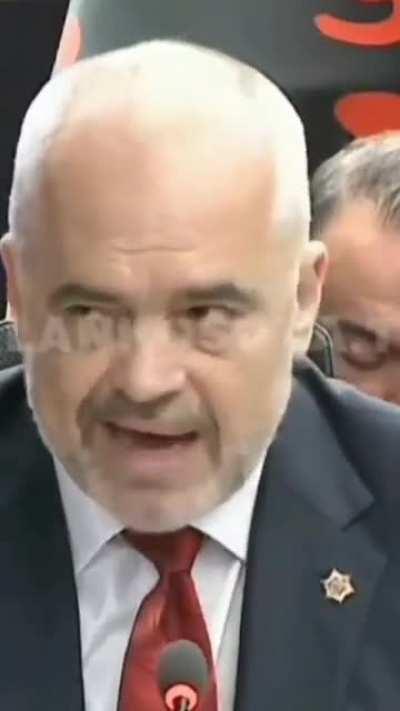 Edi Rama solos 🥱🗣