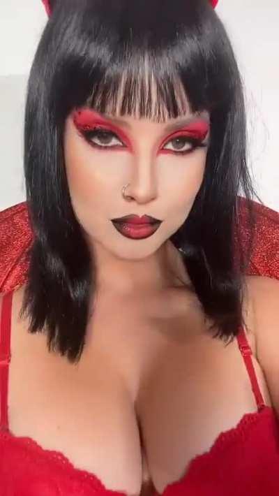 Amanda | red devil | Snapchat | October 2023