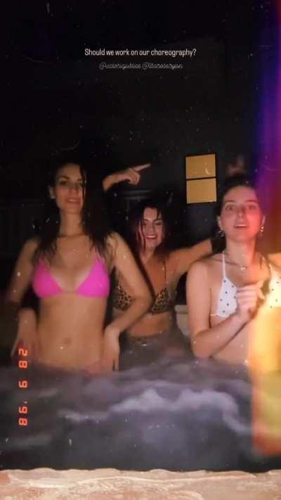 wearing a pink bikini in a jacuzzi IG 26.4.24
