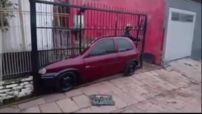 Apena portão de corsa e Motorola