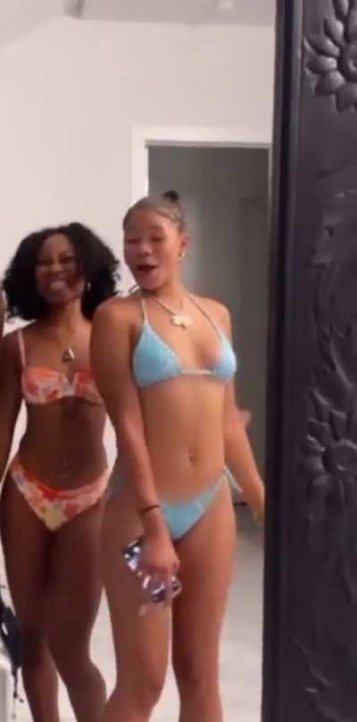 Twerk in Blue Bikini