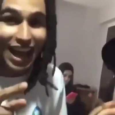 pfv, comecem a usar drogas com mais frequência 😳