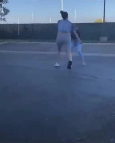 Girl Got Stomped in A Street Fight