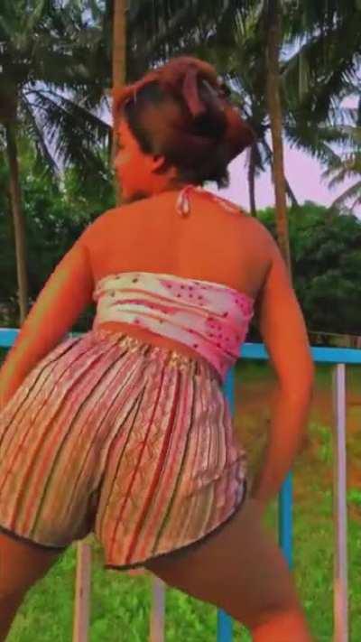 Megha prasad twerking