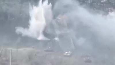 The exact moment Ukrainian artillery struck the Russian pontoon bridge near Bilohorivka a few days ago