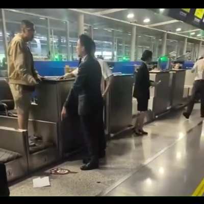 Man become violent at Shanghai airport after his flight left