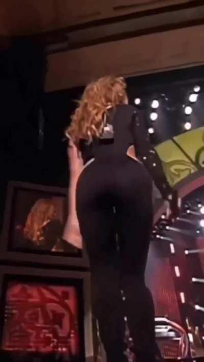 Shakira 💦😈