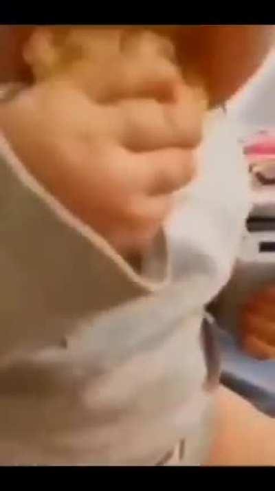 VEJAM O COMEDOR DE MEXERICA 