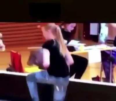 Ladies and gentlemen, place your bets at the Annual Hop Horse Championship!