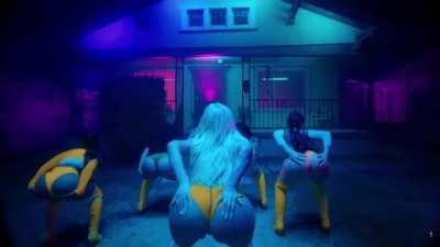 I want to spread Iggy Azaleas fat ass cheeks apart after she got done performing, and then start licking that asshole unrelentingly.