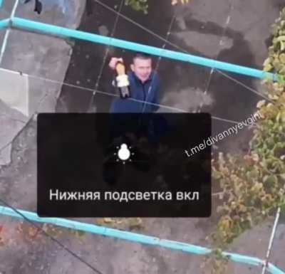 RU POV: A Russian drone operator met a civilian in the Ukrainian-controlled part of Kherson, and now visits him occasionally.