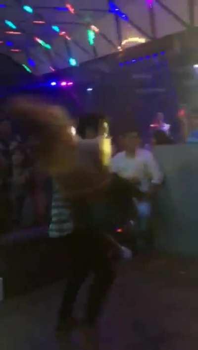 Title gya mods ki sath club mai