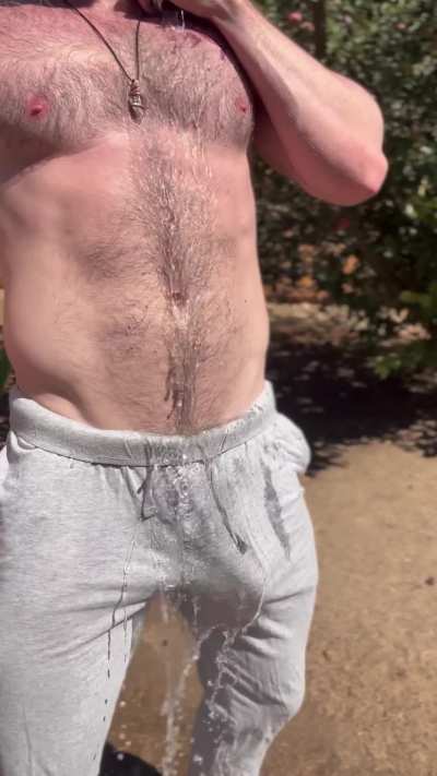 You’ve heard of a wet t-shirt contest, how bout a wet freeball contest?