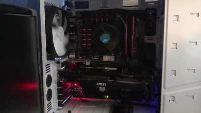 Hello Everybody, Today we will be playing yandere simulator