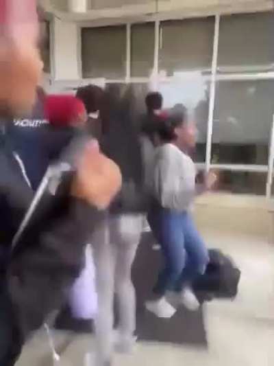 Two dudes get into a fight over a girl