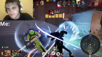 Me Compared to Bro in Teamfight