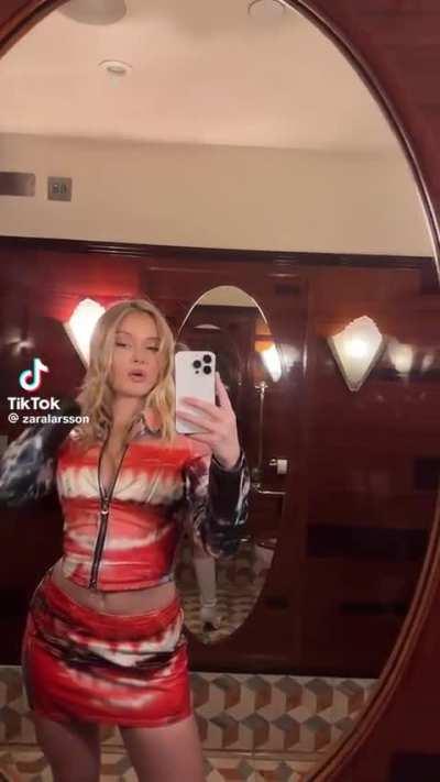 Sexy Swedish blonde! 🇸🇪