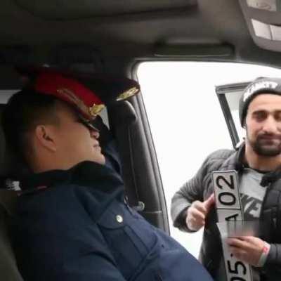 How to guide: Bribbing a cop in Russia.