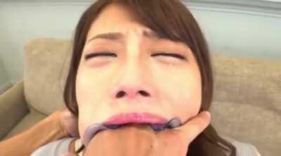 Playing with Hina Nanase's throat.