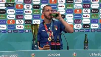 Bonucci is drinking Heineken & Coca Cola at the press conference
