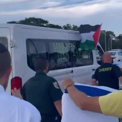 Palestinian extremists drive past Jewish protestors in Florida