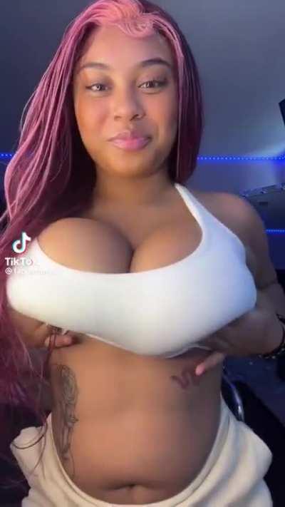 Beautiful 🍒👀👌🏾