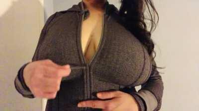 I’ll squeeze my natural Asian titties for you 💕