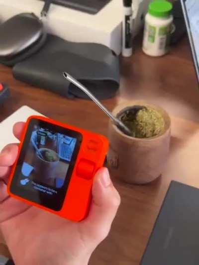 Bastante bien anda el Rabbit r1