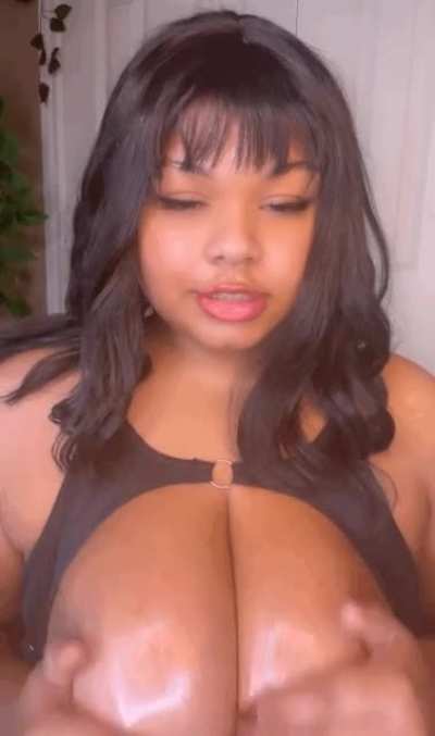 You like how my tits look oiled up? 😉 Check the comments 