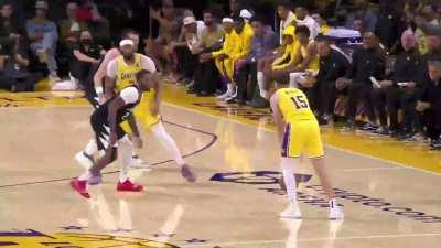 [Highlight] Austin Reaves and-1 in OT