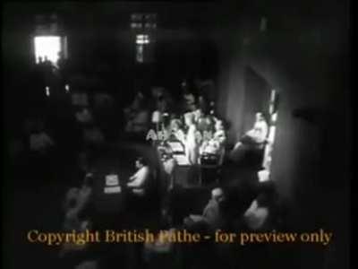 Bhaiyo aur beheno presenting u the कायदे आजम ए पाकिस्तान Mohammad Ali Jinnah [wear headphones]