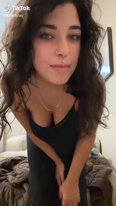 (tiktok) show us your booty