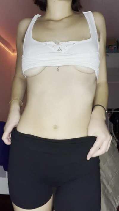 Felt a bit insecure about stripping for you guys..🙊