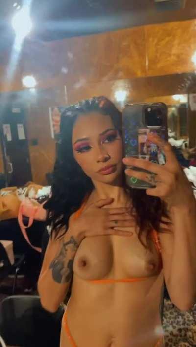 Flashing in the lockerroom