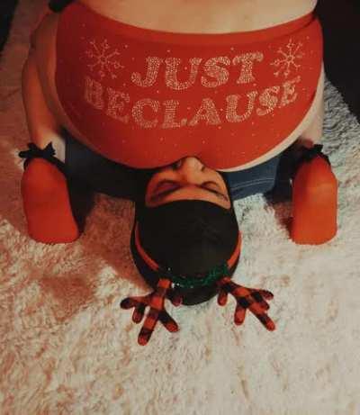 Feeling the Christmas spirit. A Finn on the Chin