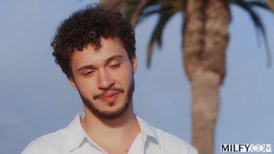 Sarah Dot Taylor takes Apollo Bank's hard cock in 