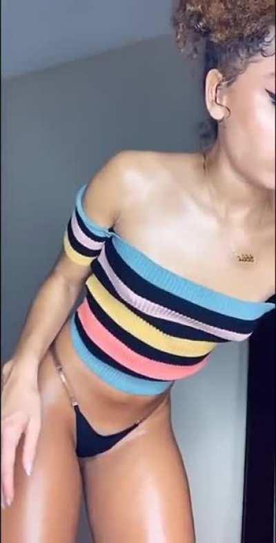 SOoO mesmerizing...🤪🤪🤪 More OF content and 300+ girls just in our server for cheap! Save your money and join us now 😎 Link in comments 👇👇👇