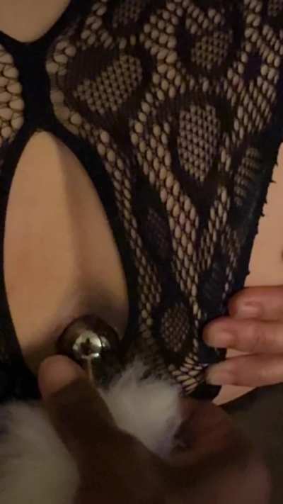 This Texas MIL[F] loves her tail plug. Hope you do too 😈💦🐈