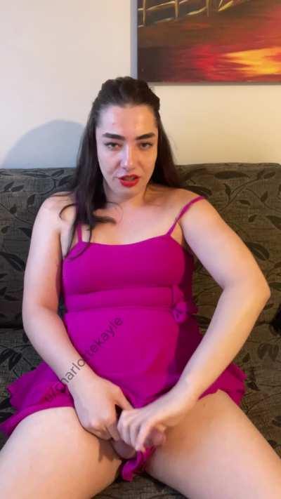 So easy to let it out for you to suck 🤤🤤