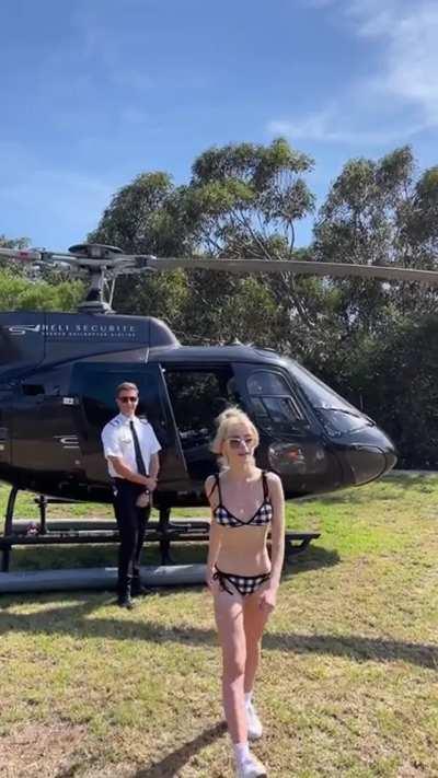 Kiernan Shipka, Dismounting