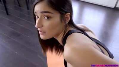 Emily Willis - Naive Step Sister [stepsiblingscaught]