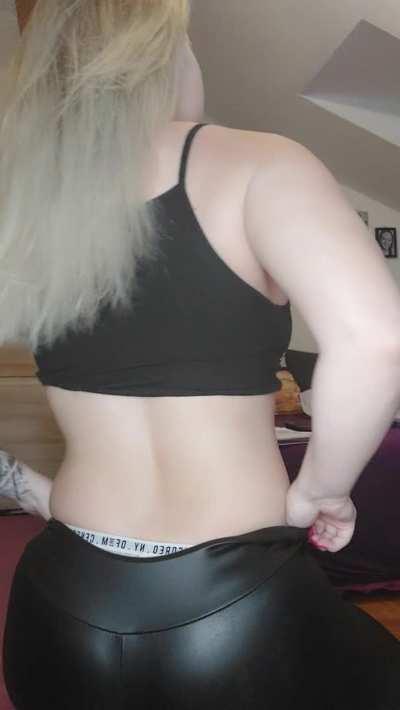 A juicy booty deserves to be eaten daily