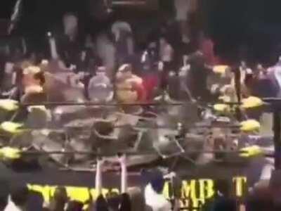 Small wrestling networks are a fever dream