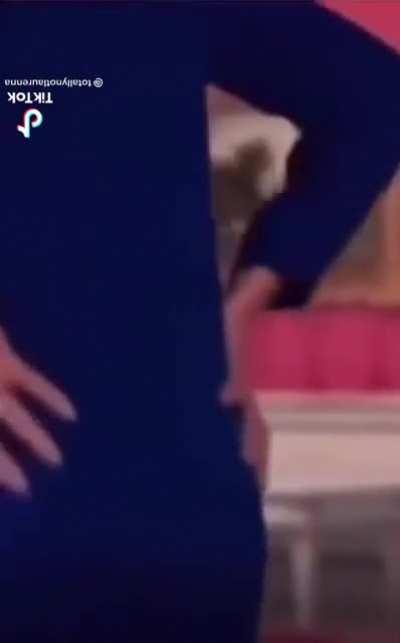 the queen when she sees tommyinnit