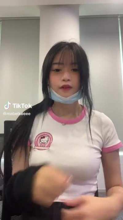 such a tight shirt 🫢