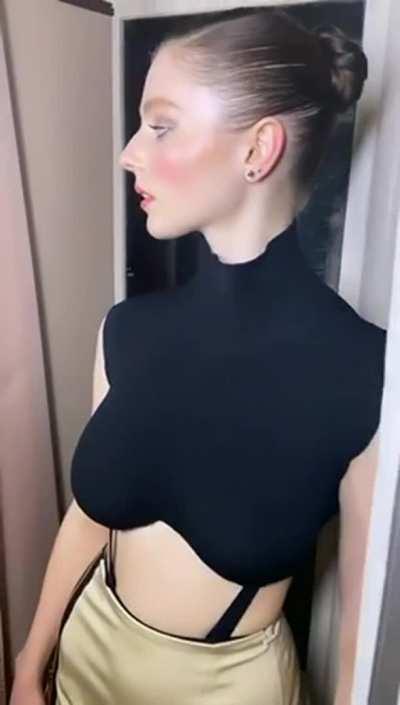 Sexy little Kiwi, Thomasin McKenzie!