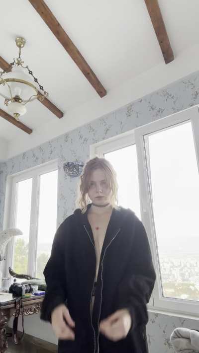 you're gonna love what's under my sweatshirt, am I right?