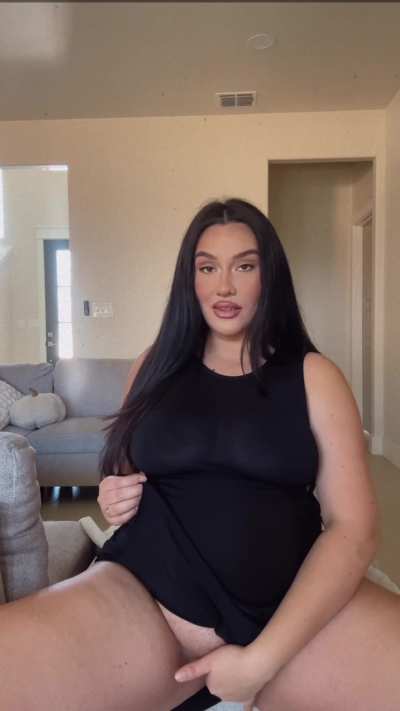 Knowing im not wearing panties under my dress makes me hot 