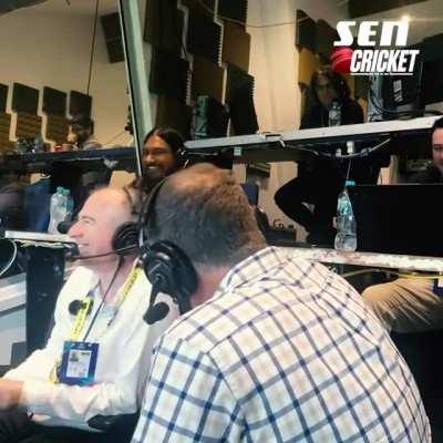 Commentators reactions when koach (king) is playing.